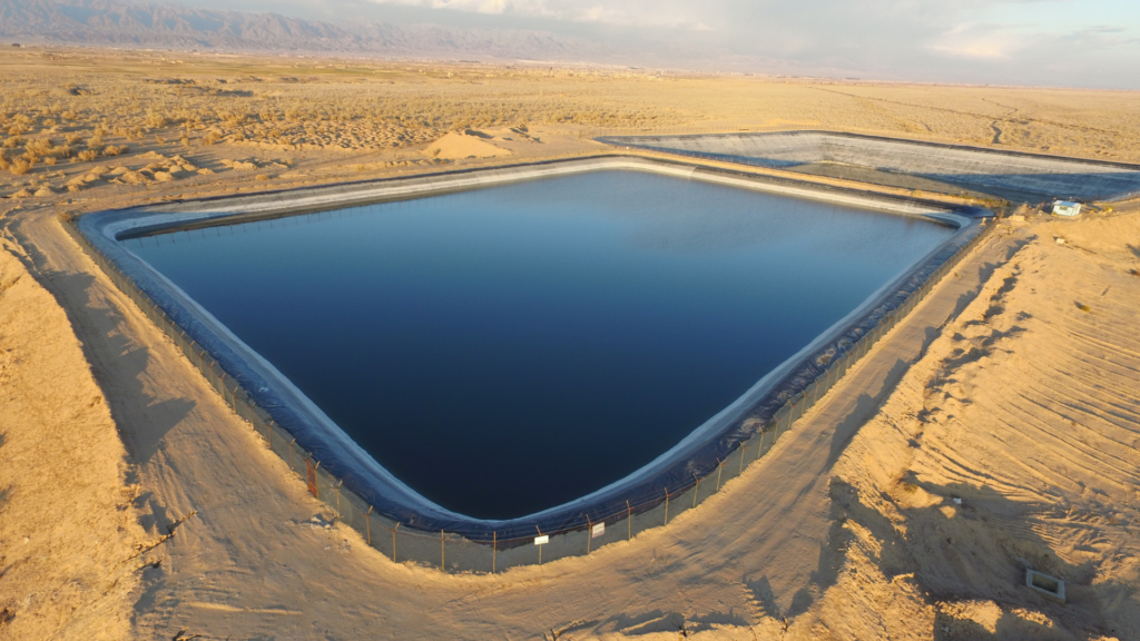 فریدونشهر ژئوممبران : عایق‌کاری استخر کشاوری در فریدونشهر 1395